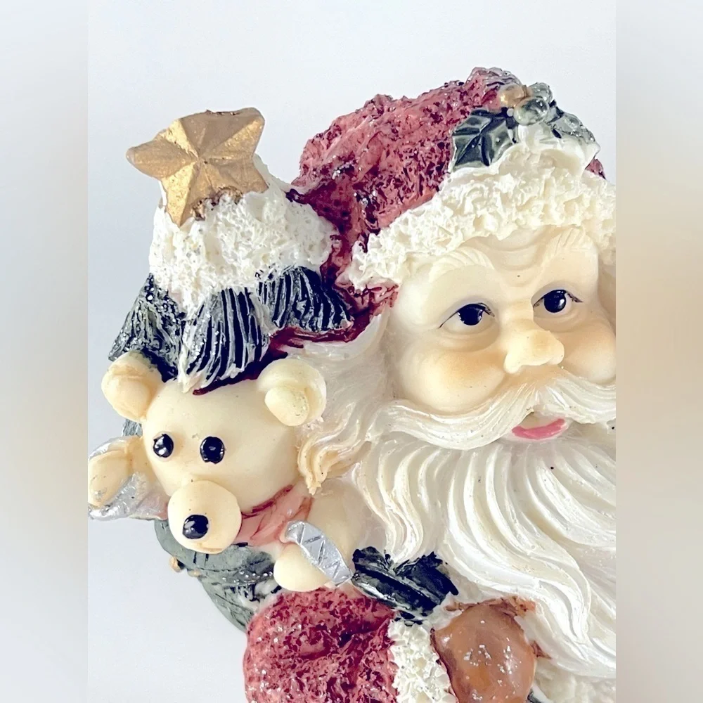 Designspirations Santa Claus Figurine 5.5” Resin Sugar Flocked Sparkling FLAW